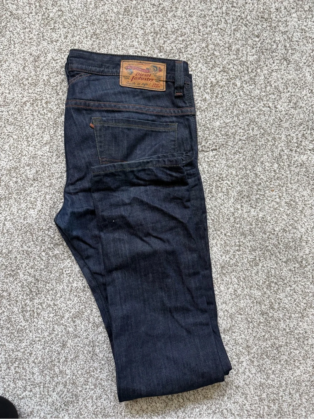 Diesel Thavar Slim-Skinny Jeans – Dark Wash – Men’s W32 L32